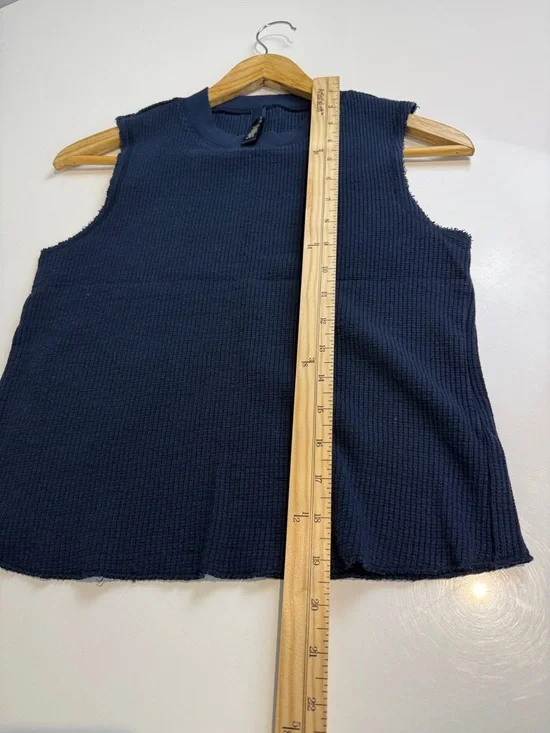 Skims Dark Blue Ribbed Muscle Tee Size Medium - Picture 5 of 7